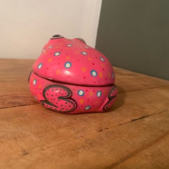 Mexican Folk Art Painted Clay Frog Trinket Box - Picture 4 of 6